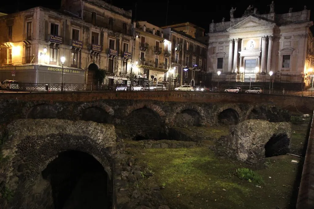 Stesicoro Exclusive Rooms Catania 3*,
